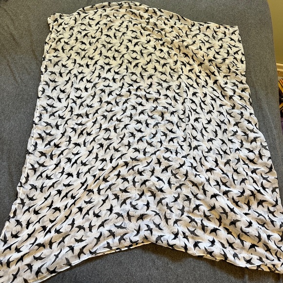 Bird Design Infinity Scarf - Picture 4 of 14